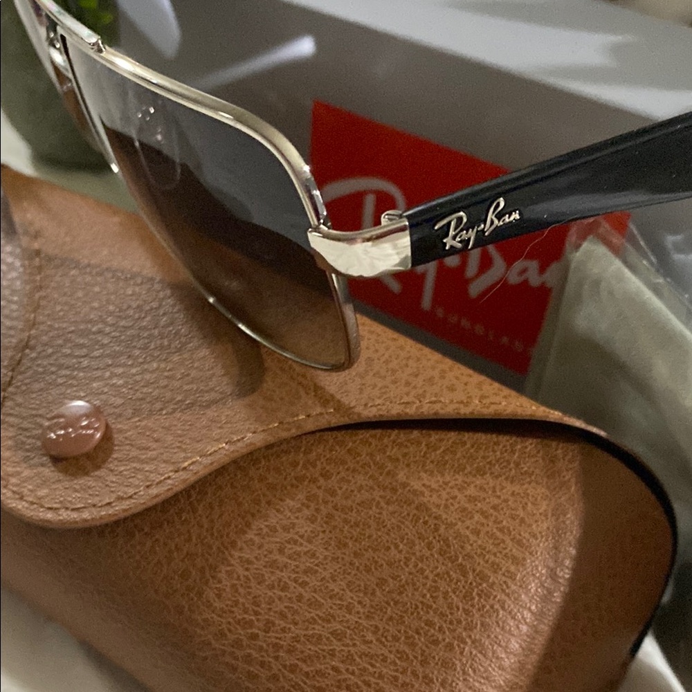 Ray-Ban Sunglasses with Case - Picture 3 of 4